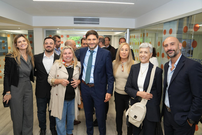 Pullaro inauguró en Buenos Aires el Espacio Productivo de Santa Fe ...